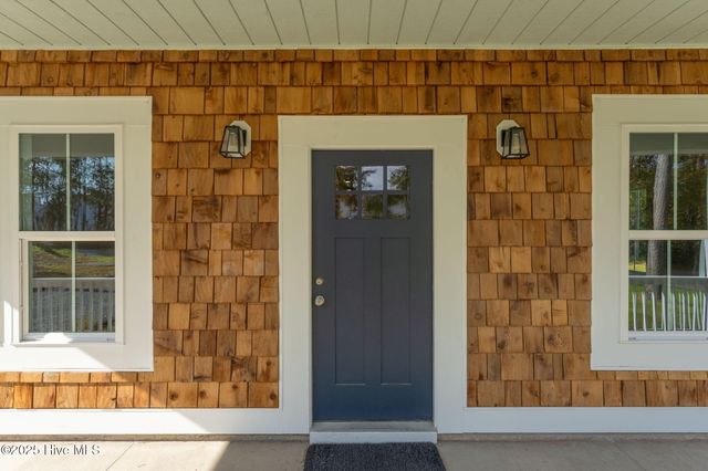 325 N Dyson Street, Holly Ridge, NC 28445