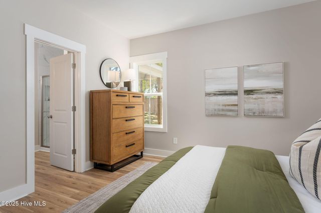 325 N Dyson Street, Holly Ridge, NC 28445