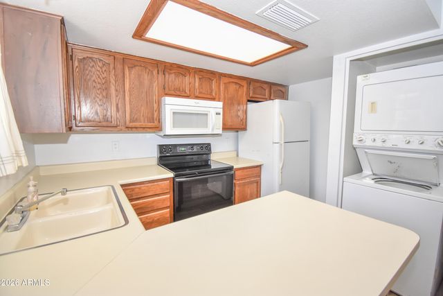 6610 W KINGSTON Lane, Glendale, AZ 85306