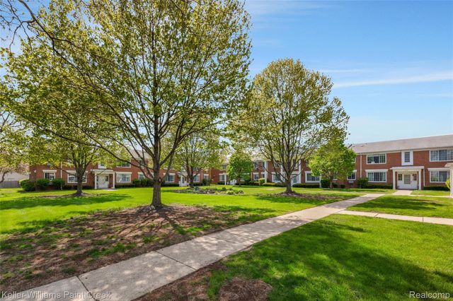 19839 Arthur 246, Harper Woods, MI 48225