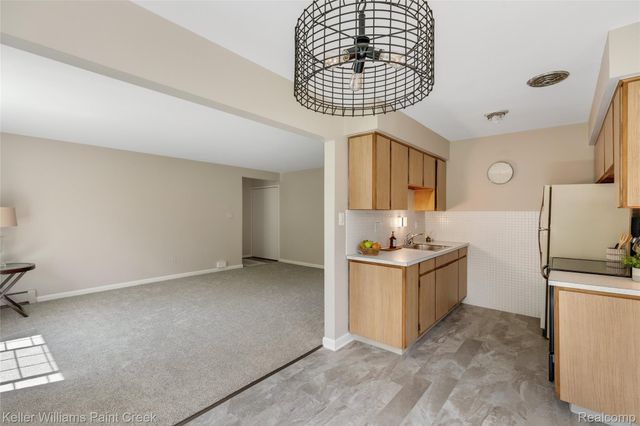19839 Arthur 246, Harper Woods, MI 48225