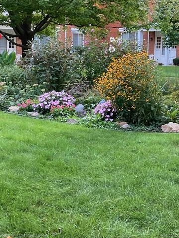 19839 Arthur 246, Harper Woods, MI 48225