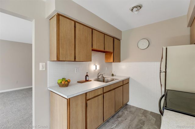 19839 Arthur 246, Harper Woods, MI 48225