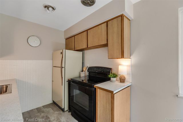 19839 Arthur 246, Harper Woods, MI 48225