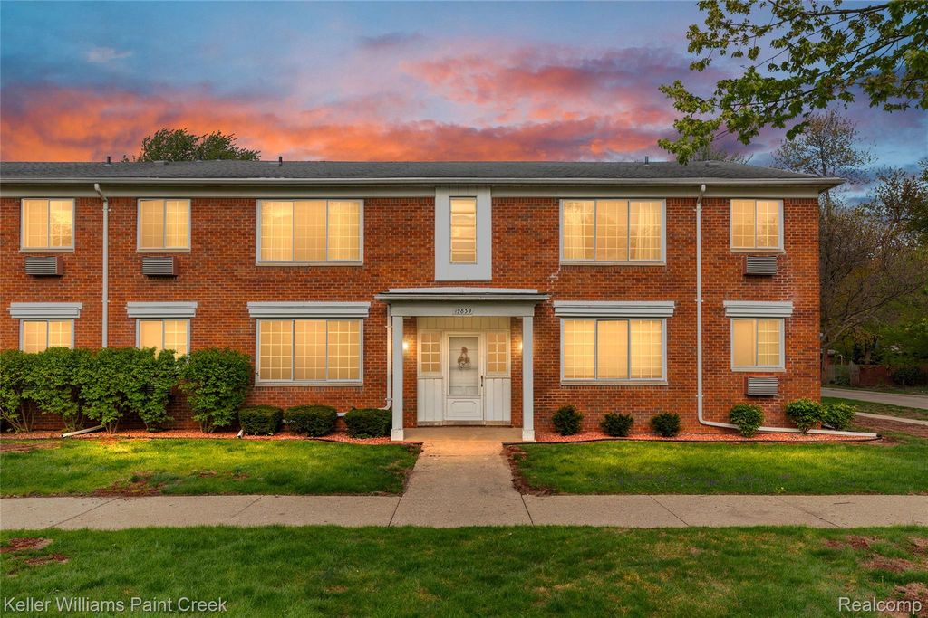 19839 Arthur 246, Harper Woods, MI 48225
