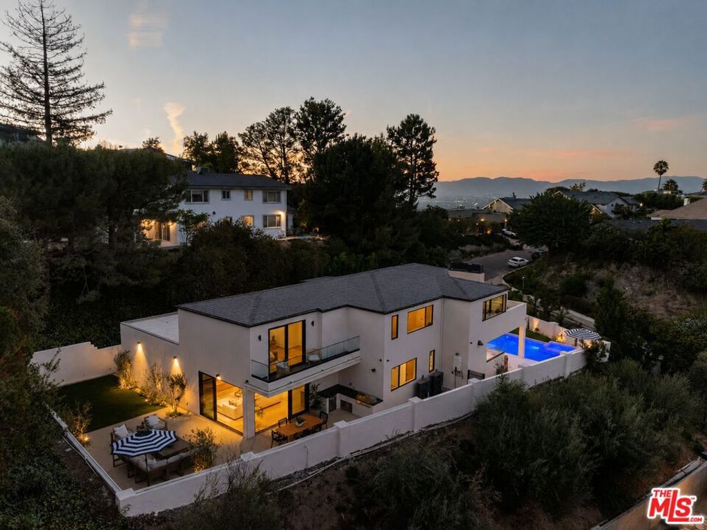 8636 Edwin Drive, Los Angeles, CA 90046 — exterior