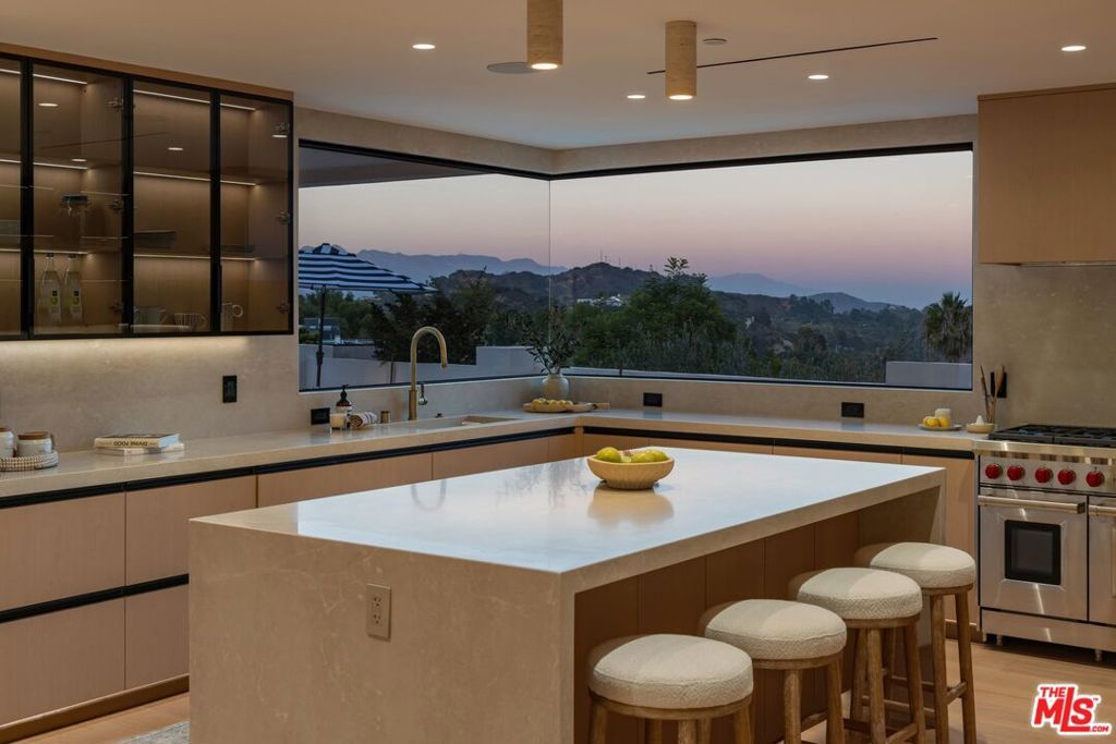 8636 Edwin Drive, Los Angeles, CA 90046 — photo 4