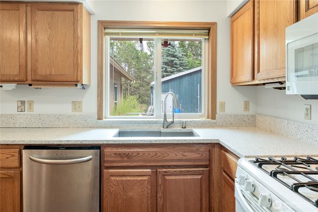 70 E Sycamore Place, Shelton, WA 98584