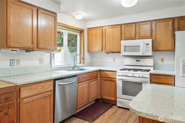 70 E Sycamore Place, Shelton, WA 98584