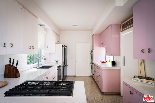 4575 Dundee Drive, Los Angeles, CA 90027
