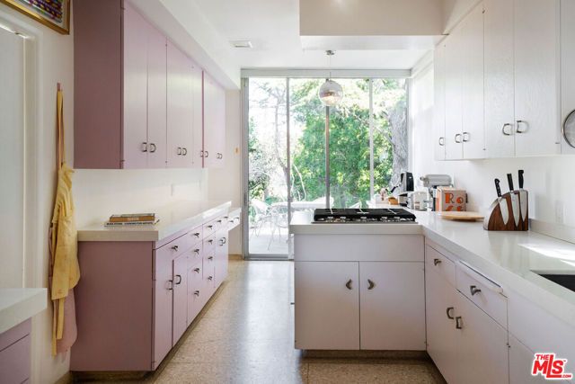 4575 Dundee Drive, Los Angeles, CA 90027