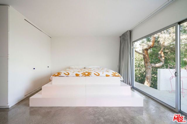 4575 Dundee Drive, Los Angeles, CA 90027