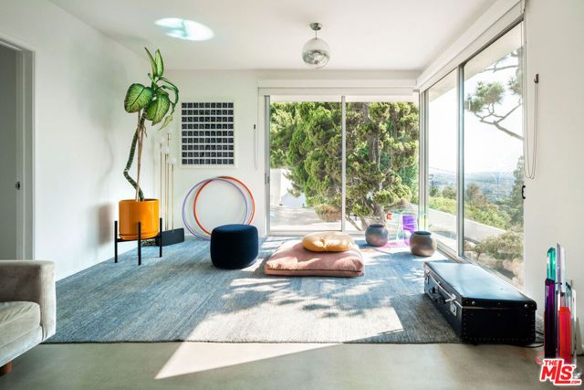 4575 Dundee Drive, Los Angeles, CA 90027