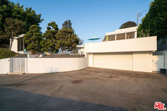 4575 Dundee Drive, Los Angeles, CA 90027