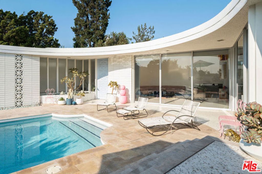 4575 Dundee Drive, Los Angeles, CA 90027