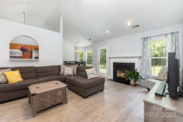 3619 Dashiel Drive, Charlotte, NC 28262