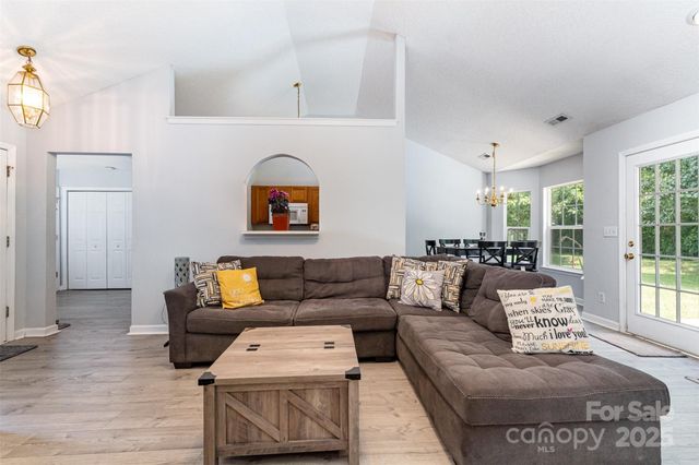 3619 Dashiel Drive, Charlotte, NC 28262