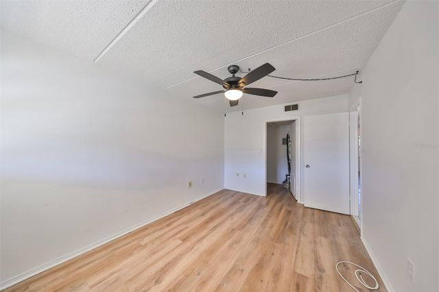 11700 PARK BOULEVARD 209, Seminole, FL 33772