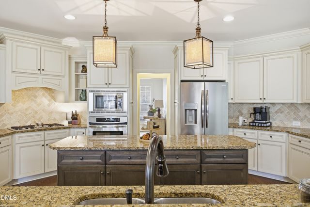 209 Ashdown Forest Lane, Cary, NC 27519