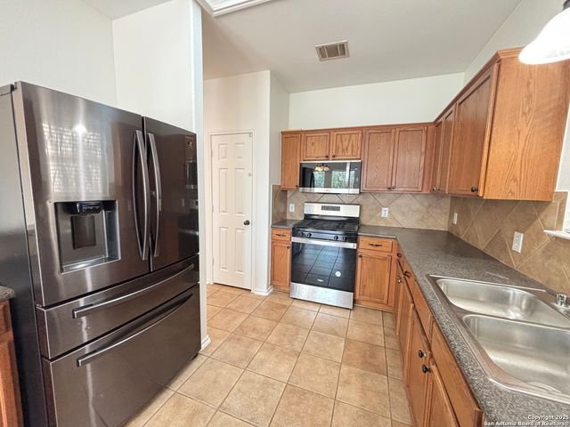 10730 Impala, San Antonio, TX 78245