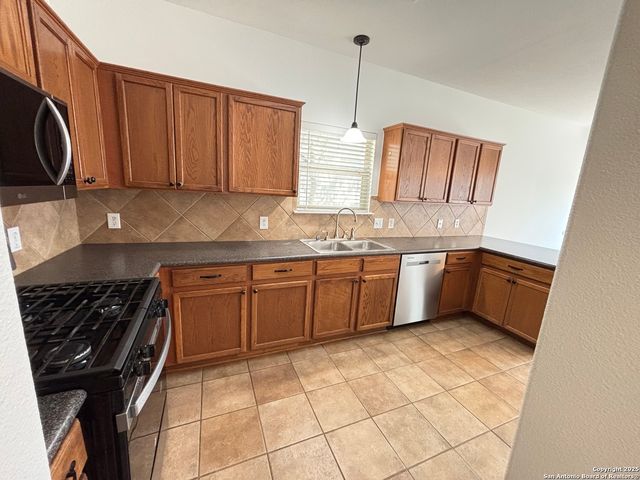 10730 Impala, San Antonio, TX 78245
