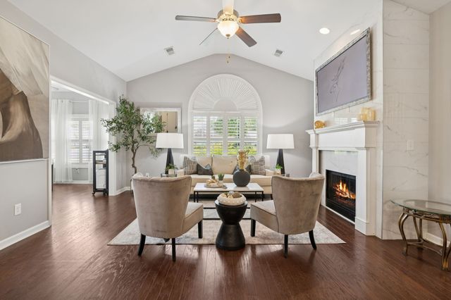 2462 Bridgeway St, Murfreesboro, TN 37128