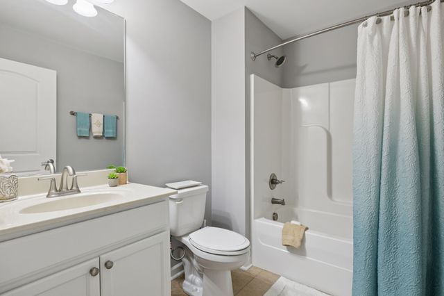 2462 Bridgeway St, Murfreesboro, TN 37128