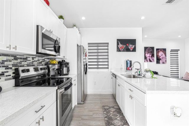 15961 SW 307th Ter 0, Homestead, FL 33033