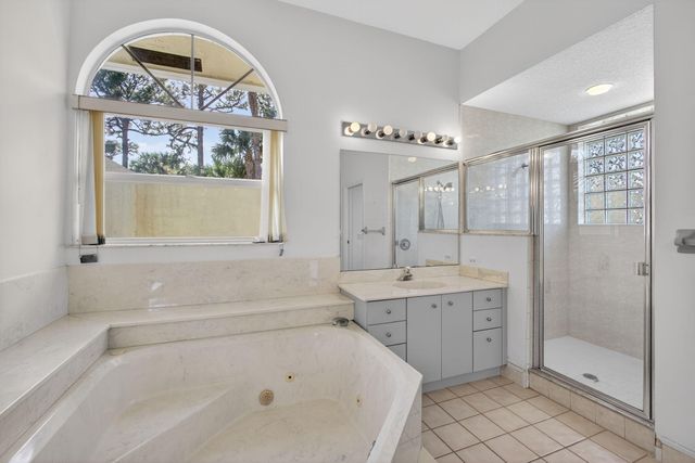 5649 Sea Biscuit Road, Palm Beach Gardens, FL 33418