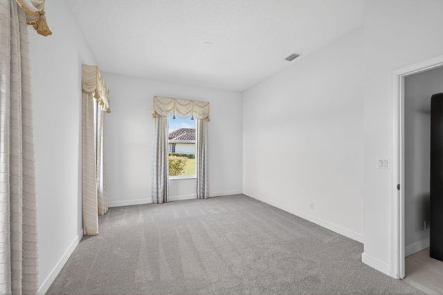 5649 Sea Biscuit Road, Palm Beach Gardens, FL 33418