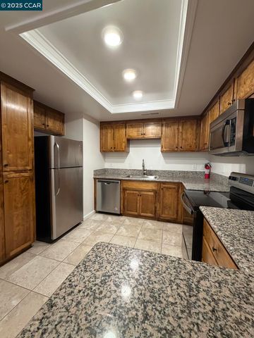 105 Via Cabrera Ln, Martinez, CA 94553