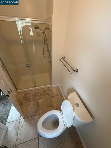 105 Via Cabrera Ln, Martinez, CA 94553