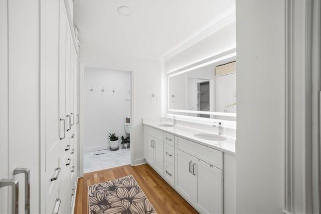 31 W Belle Isle Road, Sandy Springs, GA 30342