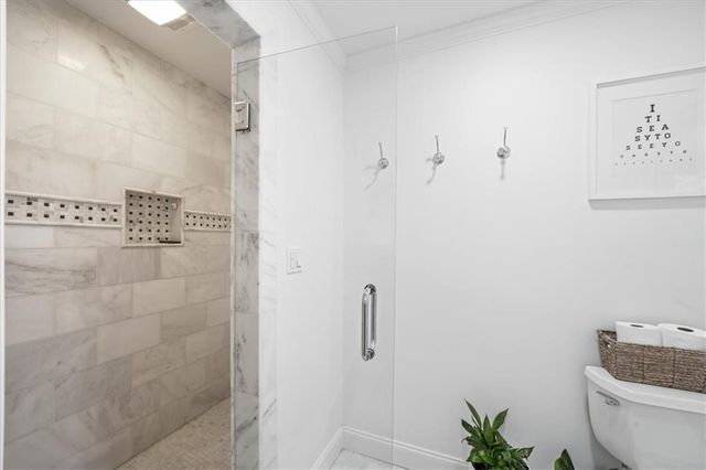 31 W Belle Isle Road, Sandy Springs, GA 30342