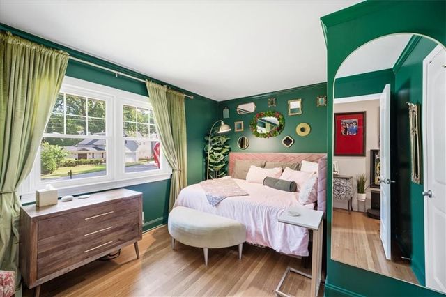 31 W Belle Isle Road, Sandy Springs, GA 30342
