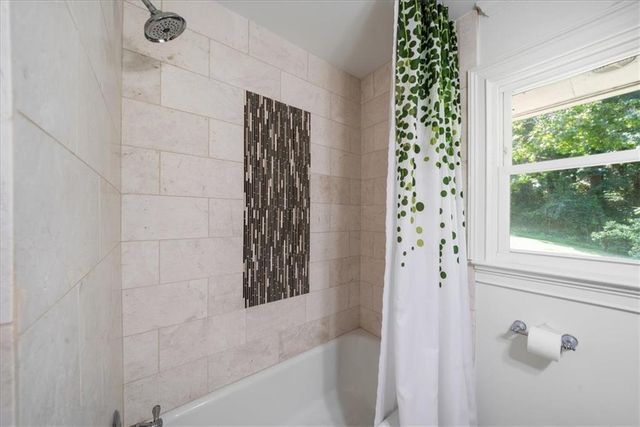 31 W Belle Isle Road, Sandy Springs, GA 30342