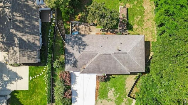 31 W Belle Isle Road, Sandy Springs, GA 30342