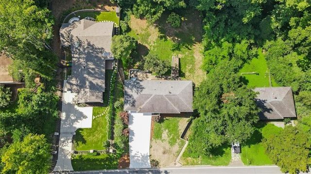 31 W Belle Isle Road, Sandy Springs, GA 30342
