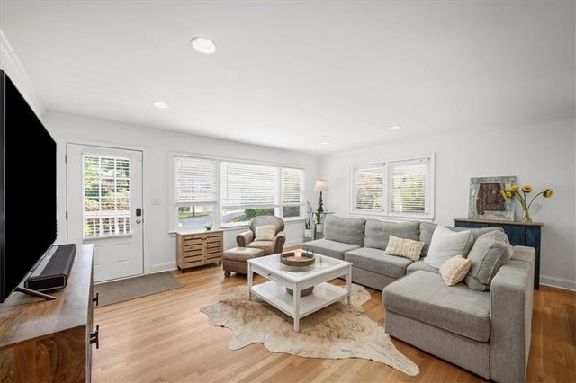 31 W Belle Isle Road, Sandy Springs, GA 30342