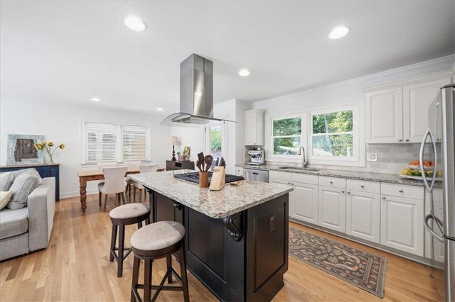 31 W Belle Isle Road, Sandy Springs, GA 30342