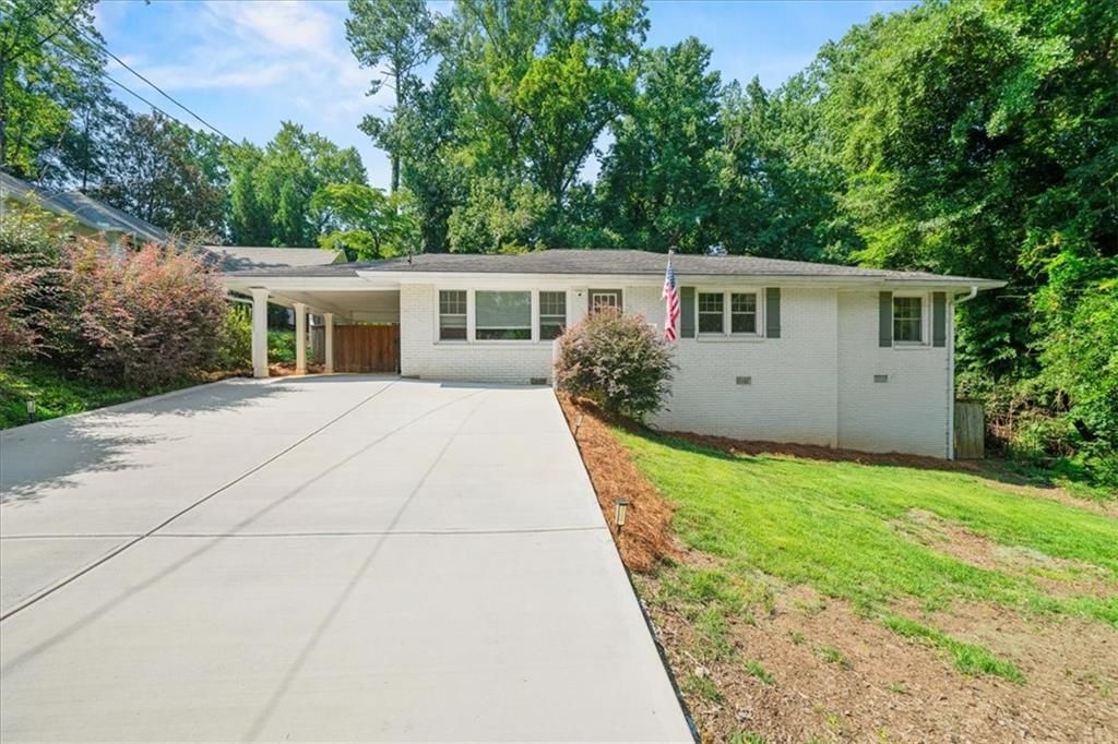 31 W Belle Isle Road, Sandy Springs, GA 30342