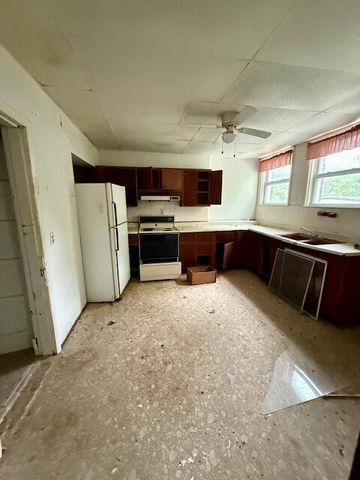 332 Old Campus Rd Road, Frenchburg, KY 40322