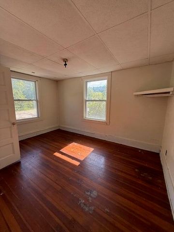 332 Old Campus Rd Road, Frenchburg, KY 40322