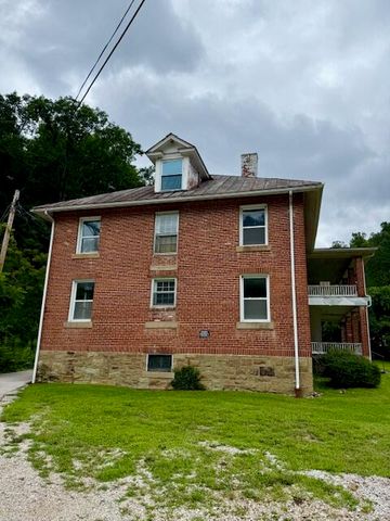 332 Old Campus Rd Road, Frenchburg, KY 40322