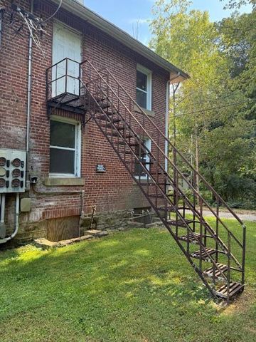 332 Old Campus Rd Road, Frenchburg, KY 40322