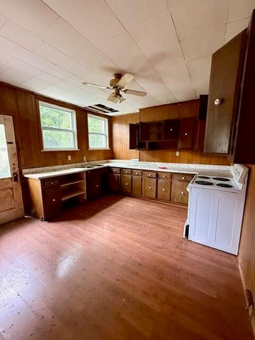 332 Old Campus Rd Road, Frenchburg, KY 40322