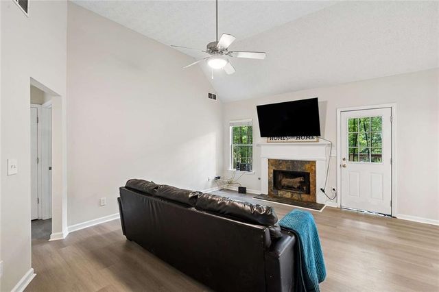20 Creekview Court, Covington, GA 30016