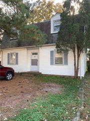 1733 Sparrow RD, Chesapeake, VA 23320