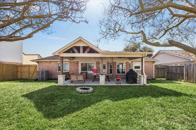 2604 Northern Drive, League City, TX 77573