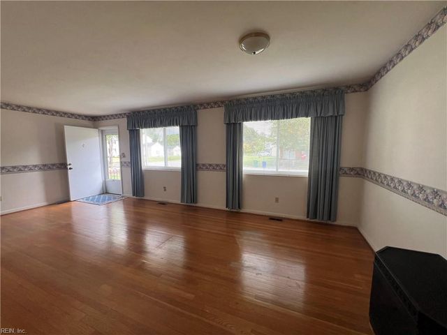 103 Belgrave RD, Newport News, VA 23602
